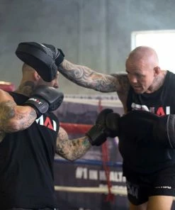 BOXING / MUAY THAI / MMA SMAI Elite85 Leather Focus Mitts Pads Pair Black And Red 11 BOXING / MUAY THAI / MMA SMAI Elite85 Leather Focus Mitts Pads Pair Black And Red