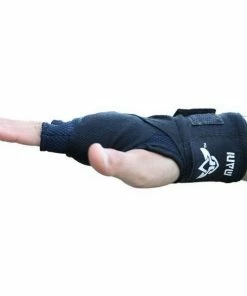 BOXING / MUAY THAI / MMA MANI Black Boxing Quick Wraps W/ Knuckle Padding MQW-001