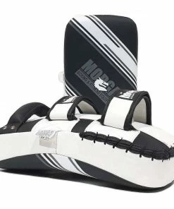 BOXING / MUAY THAI / MMA Morgan V2 Aventus Curved Thai Pads (Pair)