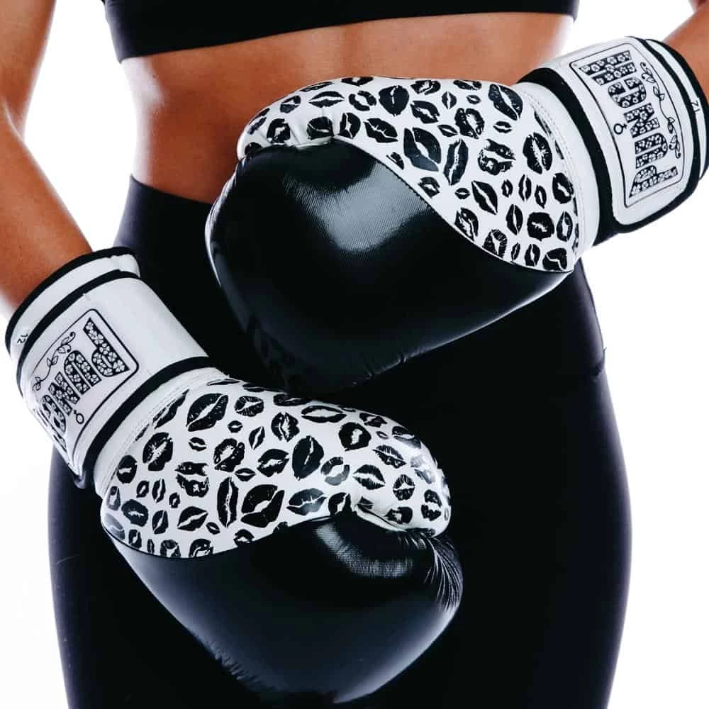 Punch Womens Boxing Gloves Lip Art Black Limited Edition BOXING / MUAY THAI / MMA 5 Punch Womens Boxing Gloves Lip Art Black Limited Edition BOXING / MUAY THAI / MMA