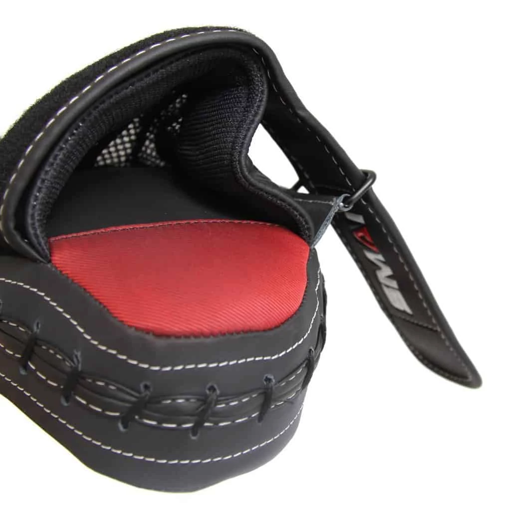 BOXING / MUAY THAI / MMA SMAI Elite85 Leather Focus Mitts Pads Pair Black And Red 7 BOXING / MUAY THAI / MMA SMAI Elite85 Leather Focus Mitts Pads Pair Black And Red